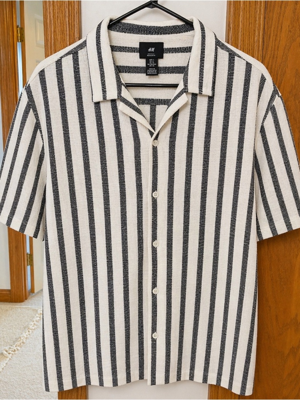 H&M Men’s Short-Sleeve Vertical Stripe Button-Down Shirt - Cream & Black